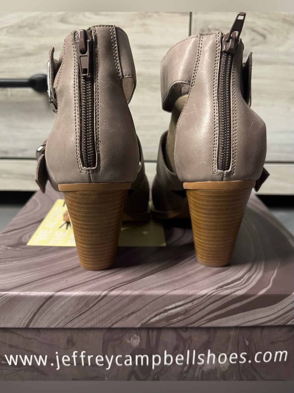 Jeffrey Campbell Taupe Strappy Buckle Wedge Sandals Size 8.5 - Picture 7 of 9